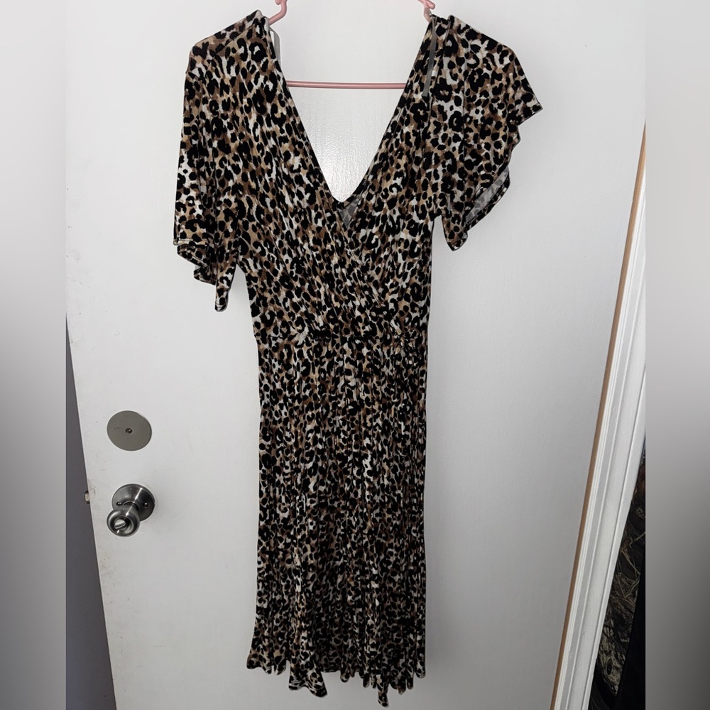 Gilli Leopard Print Maxi Dress